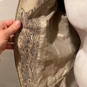 Beautiful and Classic Leather Jacket